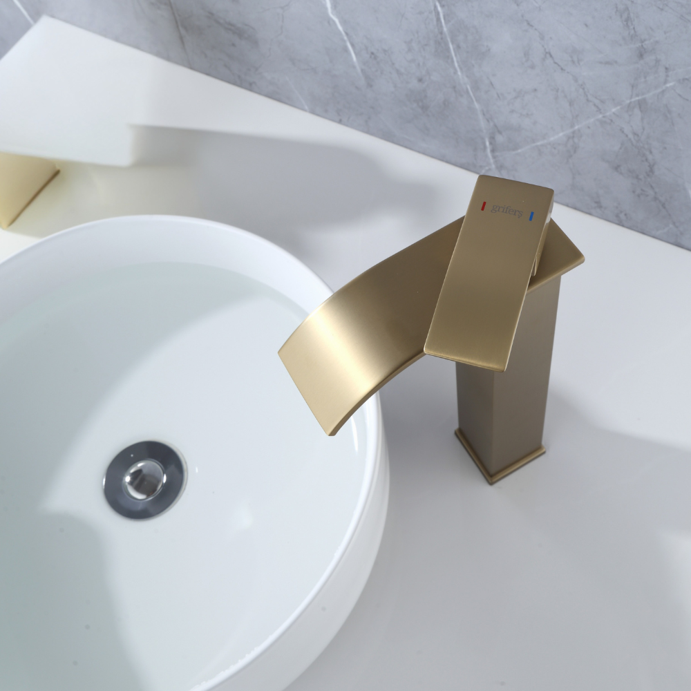 Mitigeur Lavabo Or Brossé Bec Haut Cascade – FONTEA ALTUS AURI GRIFERS